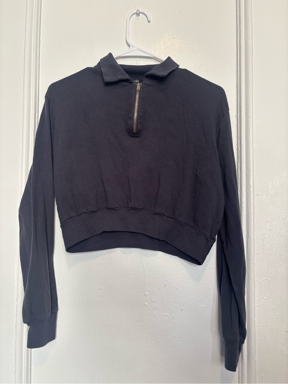 Brandy Melville Black Cropped Half-Zip Collar Sweatshirt